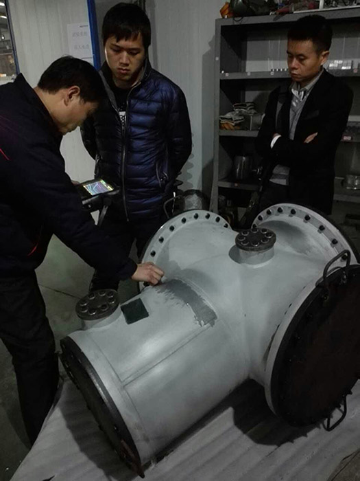 客戶檢查我公司GIS殼體超聲波探傷。